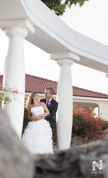 Bride and groom photoshoot with columns