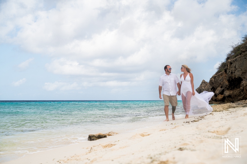 Anniversary photo session at Playa Porto Mari