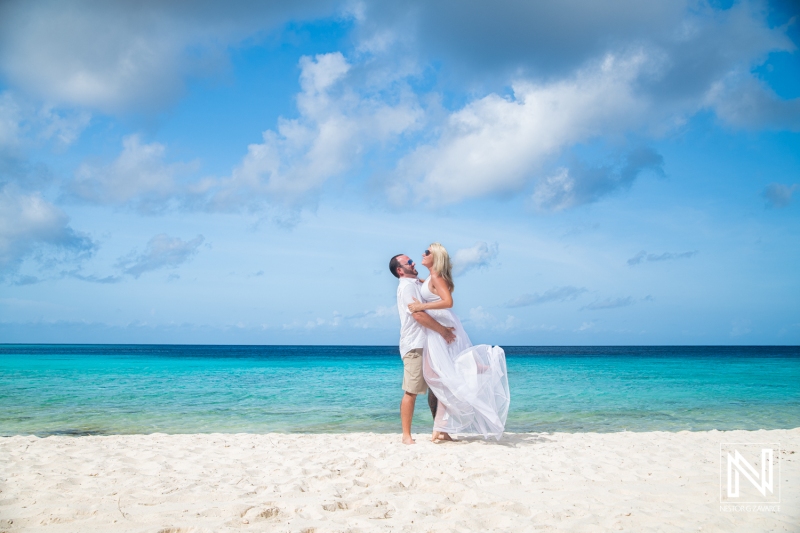 Anniversary photo session at Playa Porto Mari