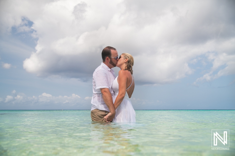 Anniversary photo session at Playa Porto Mari