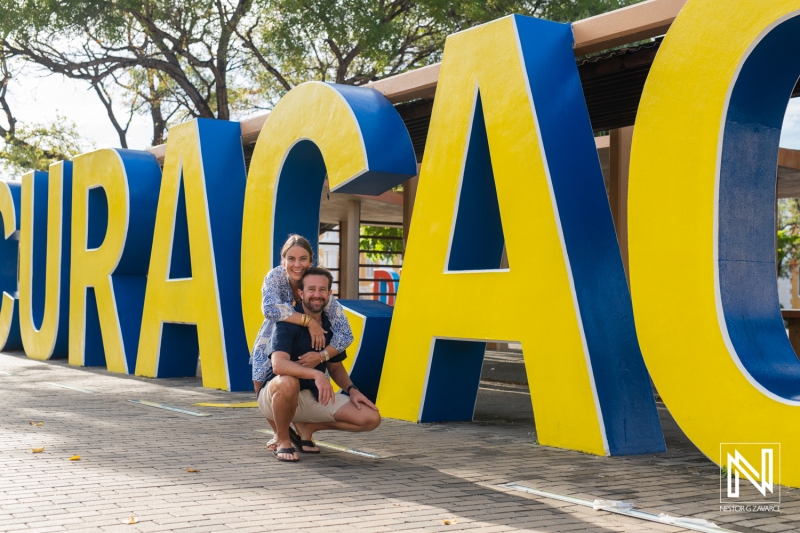 Couple photoshoot at Curacao letters