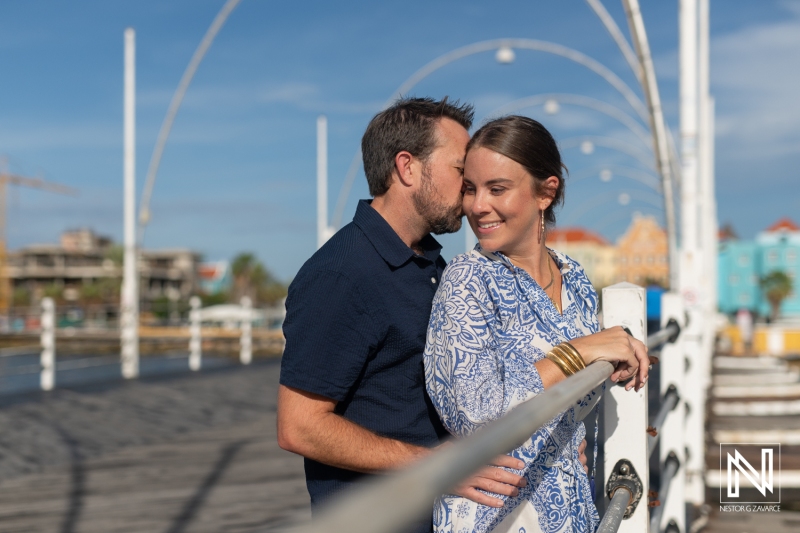 Couple photoshoot at Queen Emma Bridge