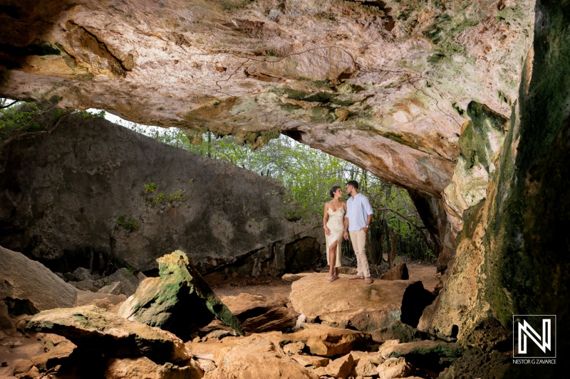 Couple enjoys romantic engagement session at Vlakte di San Pedro in Curacao surrounded by nature