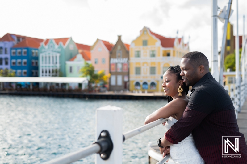 Engagement photoshoot at Queen Emma Bridge