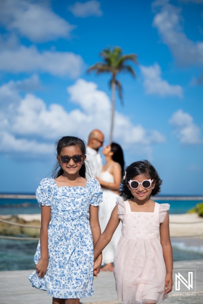 Family gathering in Curacao during vacation with friends