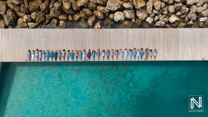 Family and friends gather for a fun photoshoot in Curacao during a sunny vacation day