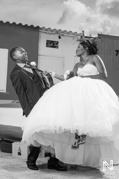 Bride asking for a groom kiss
