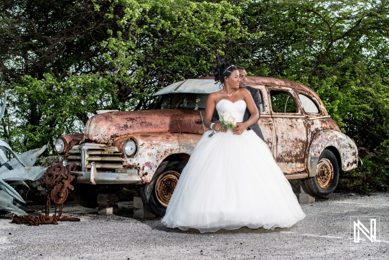 Bride and groom with old classic car photoshoot