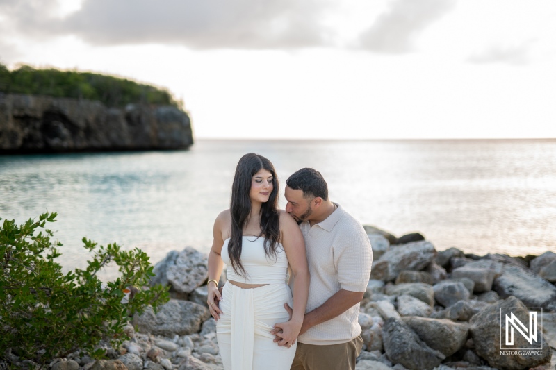 Wedding proposal at Daaibooi Beach in Curacao brings two people closer together