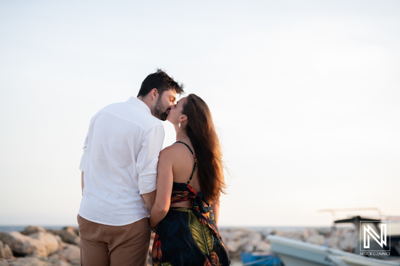 Couple's kiss