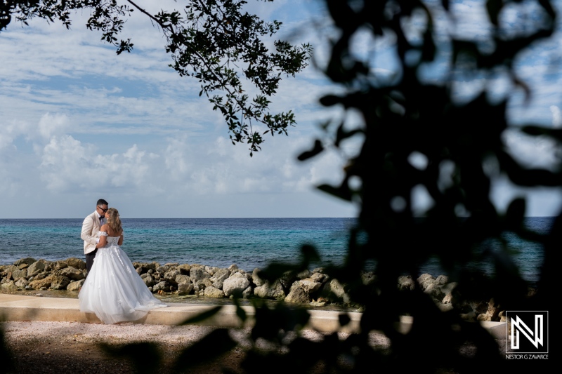 Memorable trash the dress session capturing love and beauty in Curacao's scenic coastline
