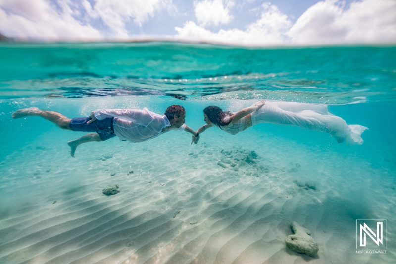 Trash the Dress underwater session at Playa Porto Mari