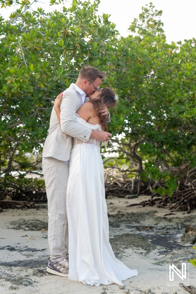 Vow renewal ceremony at Doggy Beach in Curacao surrounded by nature and love