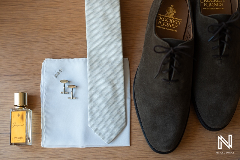 Groom's attire