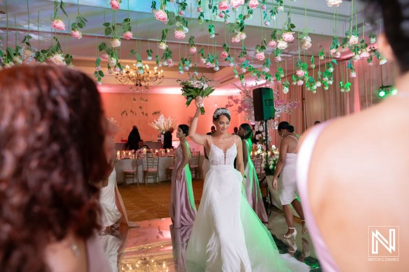 Bouquet toss