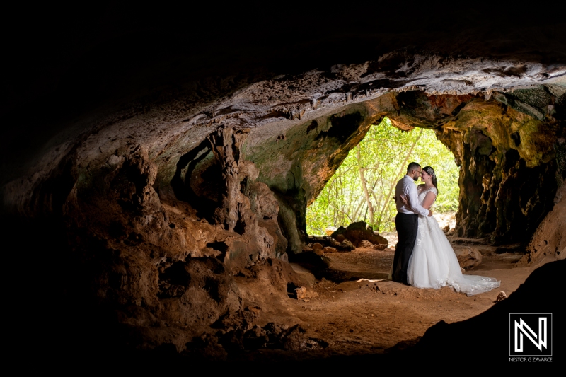 Trash the Dress - Photo in the cave