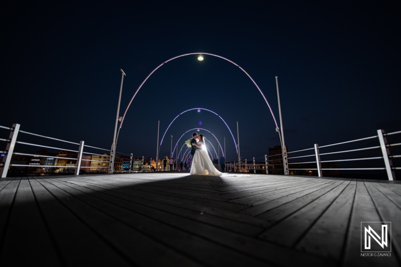 Bride and groom photo session at Queen Emma - Evening shot