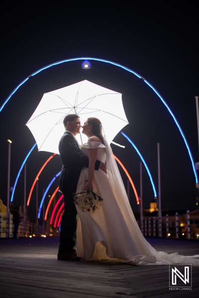 Bride and groom photo session at Queen Emma - Evening shot