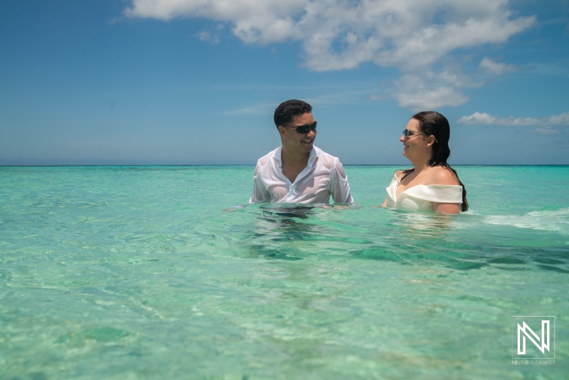 Trash the dress session at the sea