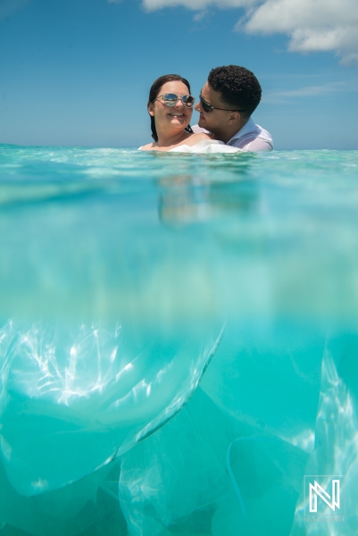 Trash the dress session underwater