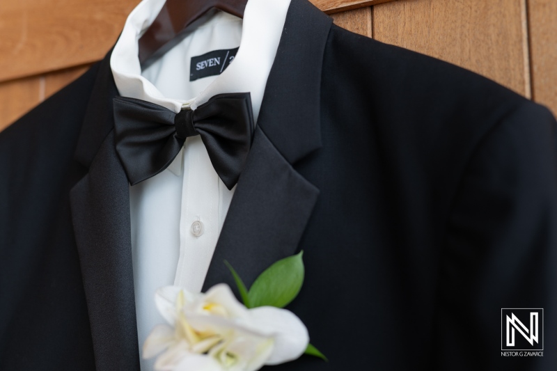 Groom\'s attire