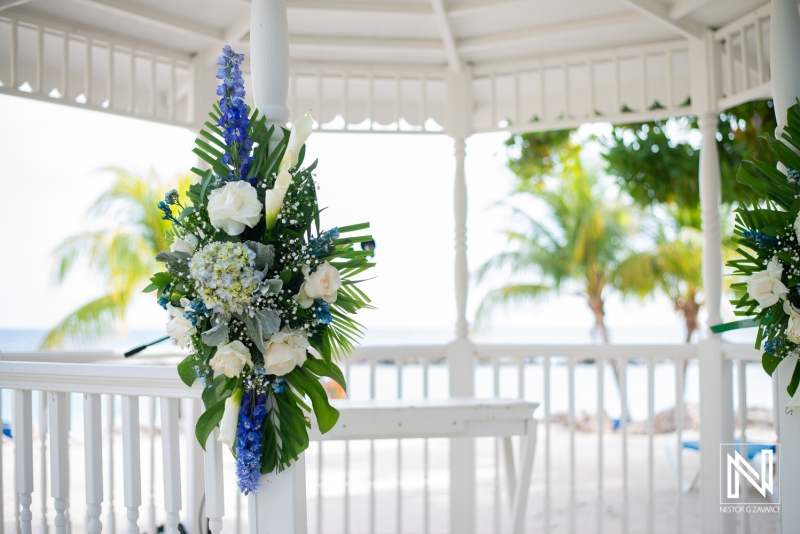 Wedding gazebo decor