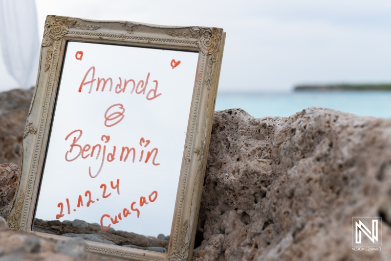 Curacao wedding reflection of Amanda and Benjamin on a beautiful beach setting with personal details