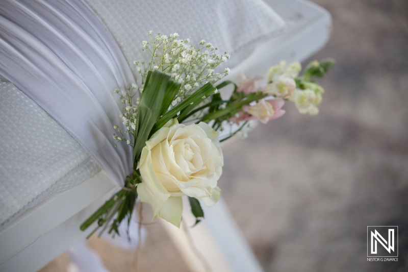 Wedding decoration at Karakter in Curacao with flowers and greenery