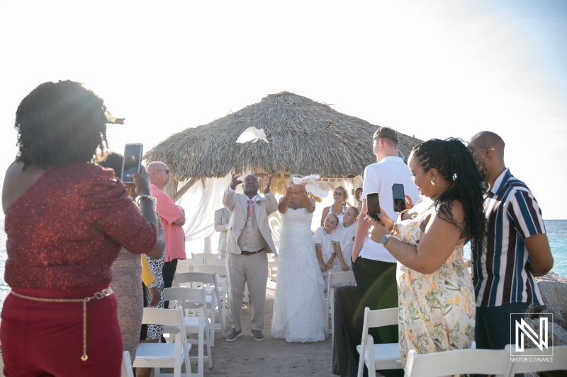 Wedding ceremony at Karakter in Curacao with guests and bride