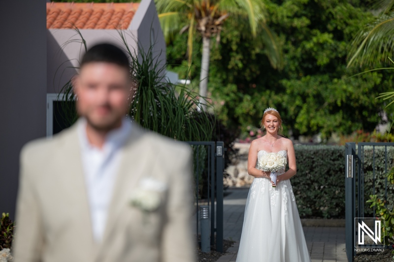 Beautiful wedding ceremony at Karakter in Curacao under the sun