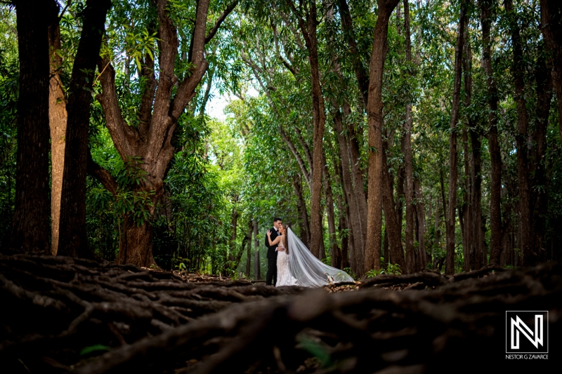 Bride and groom photo session at Hofi Mango