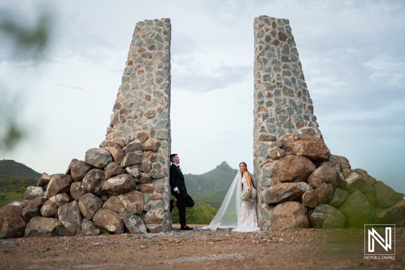 Bride and groom photo session at Hofi Mango