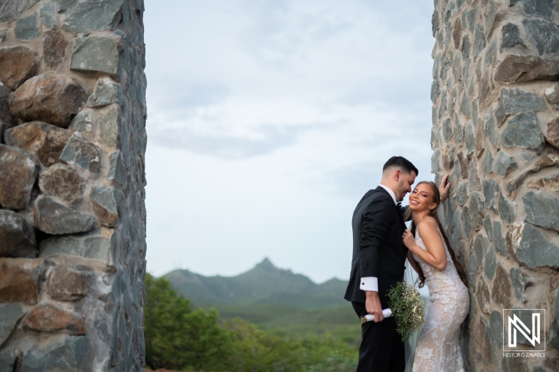 Bride and groom photo session at Hofi Mango