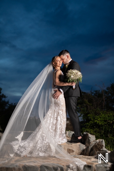 Bride and groom photo session at Hofi Mango