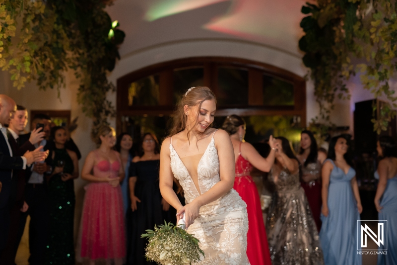 Bouquet toss