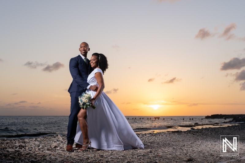 Bride and groom sunset photoshoot session