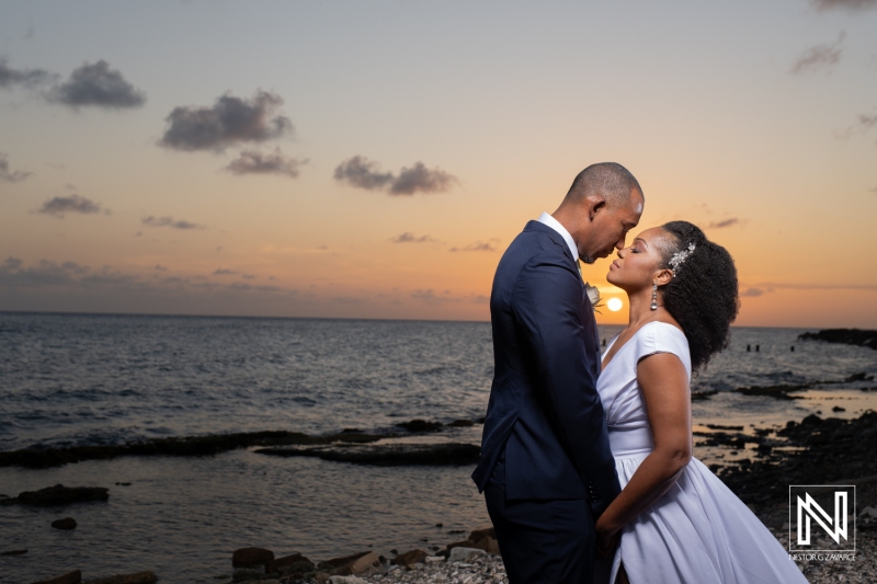 Bride and groom sunset photoshoot session