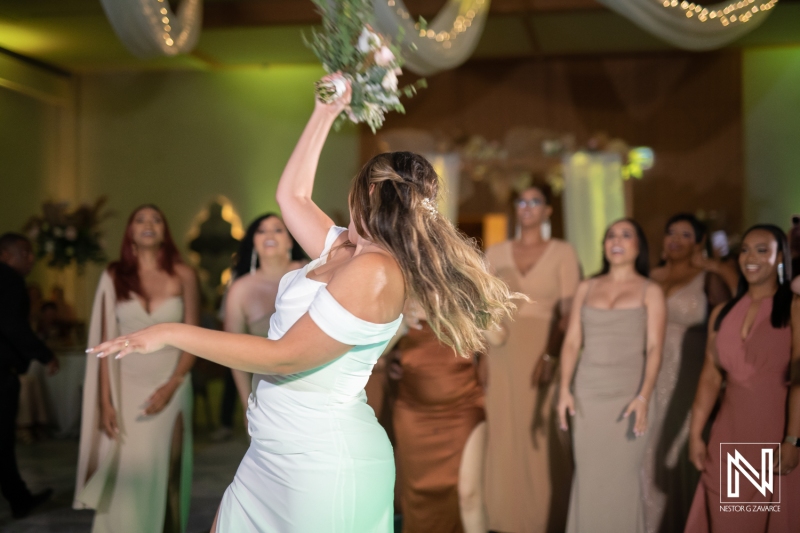 Bouquet toss