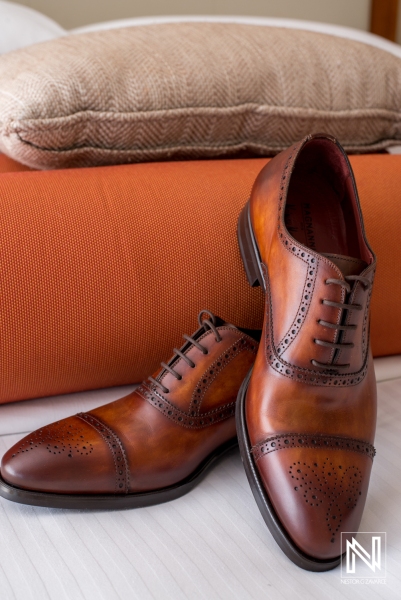 Groom's shoes
