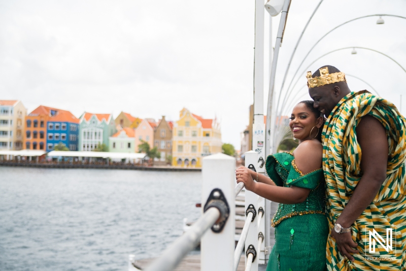 Bride and groom at Queen Emma Bridge
