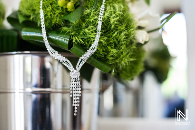 Bride collar