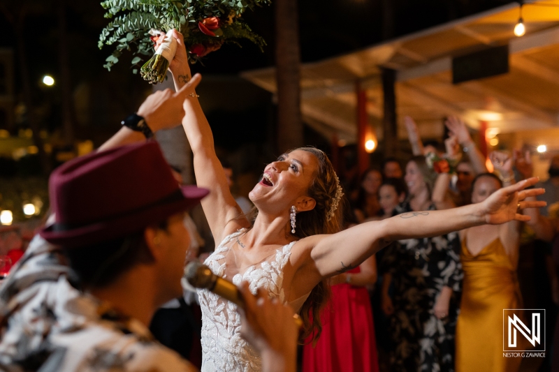 Bouquet toss