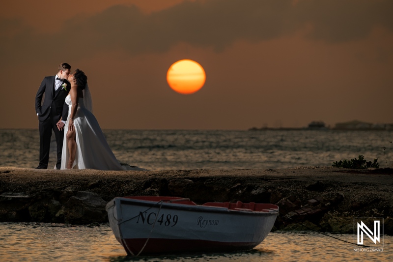 Bride and groom sunset photoshoot session