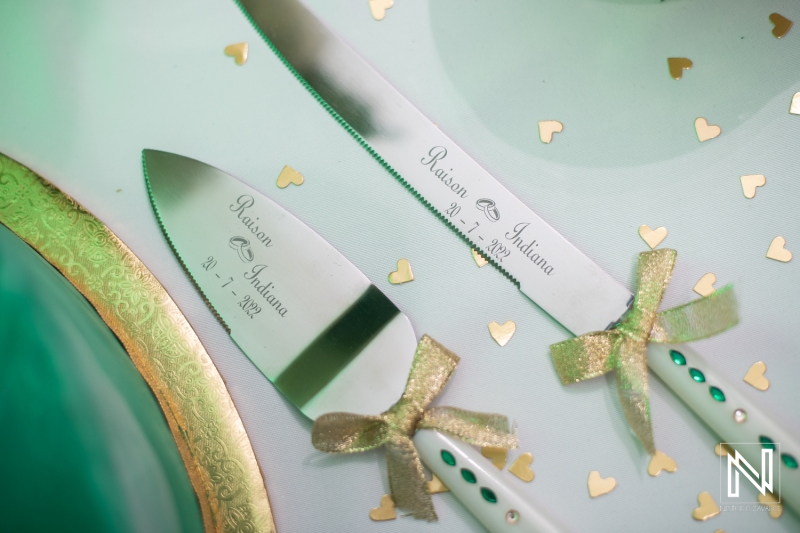 Wedding cake knifes