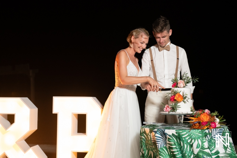 Cake cutting