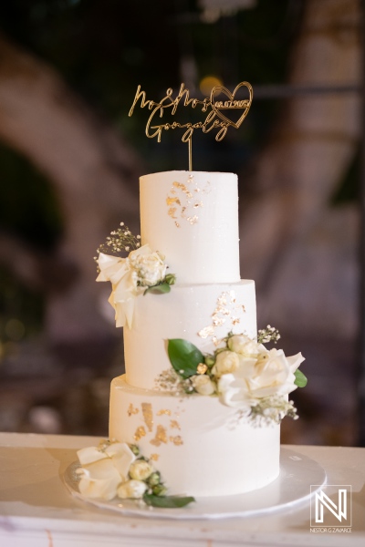 Wedding cake decoration at a wedding celebration in Curaçao at a luxurious resort and spa location