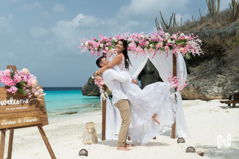 Bride and groom photoshoot session