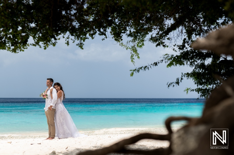 Bride and groom photoshoot session