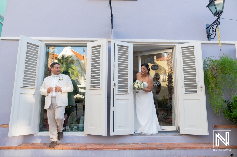 Couple celebrating their wedding in Curacao with a charming backdrop and vibrant atmosphere