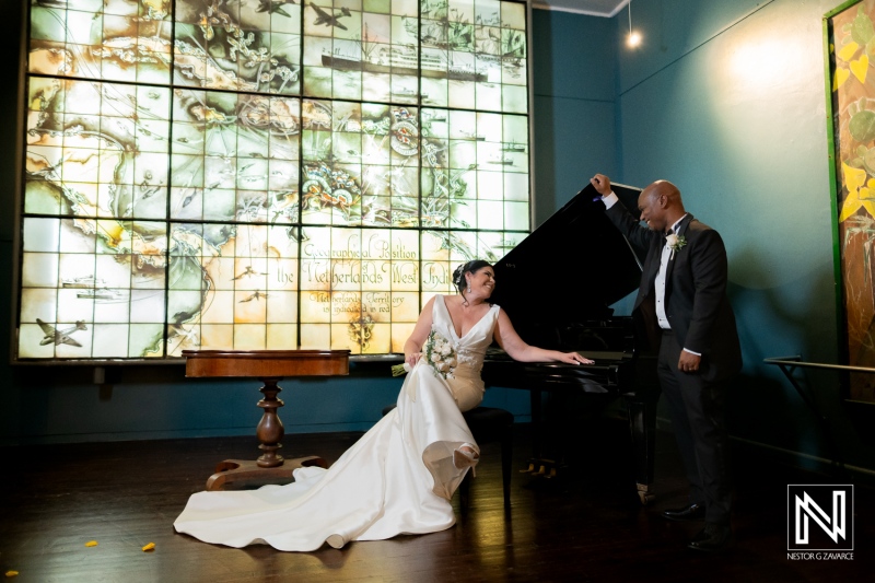 Elegant wedding celebration at the Curaçao Museum featuring music and timeless moments of love